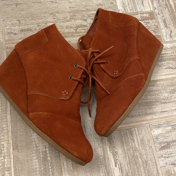 Toms suede desert wedge shoes booties 7.5 - Picture 2 of 9